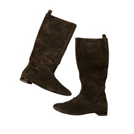 Botas Salvatore Ferragamo de piel de ciervo caqui