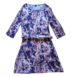 inconnue Blumiges T-Shirt Kleid aus Viskose