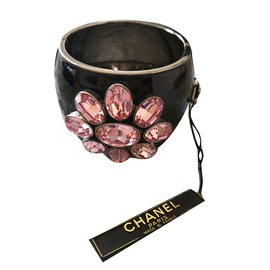 Pulsera Chanel de Flores de Resina Negro Rosa
