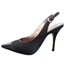 Décolleté Balmain in vernice nera con fibbia