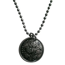 Collana Marc Jacobs Good Luck Medaglione Argentata in Metallo
