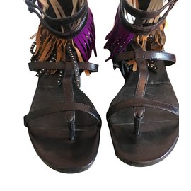 Sandales plates à franges en cuir noir Yves Saint Laurent