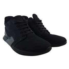 Sneakers Prada Linea Rossa in pelle nera