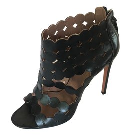 Alaïa Pumps aus schwarzem Leder