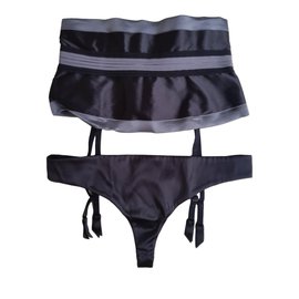 La Perla Liguero y Bragas de Seda Negro