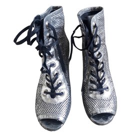 Botines Chanel Plateados