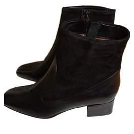 Botines Carel Ottone en piel negra
