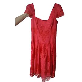 Vestito Karen Millen in pizzo e cotone corallo
