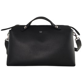 Borsa a mano Fendi By The Way Large in pelle nera