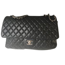 Borsa a mano Chanel Maxi Jumbo in pelle nera
