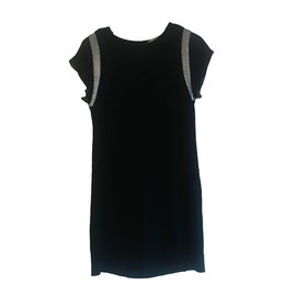 Vestido Sandro de seda negro
