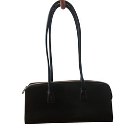 Bolso de mano Furla en cuero negro