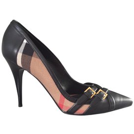 Burberry Pumps aus Leder und Stoff Schwarz 39
