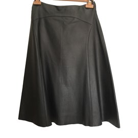 Falda midi de piel de cordero negra Barbara Bui