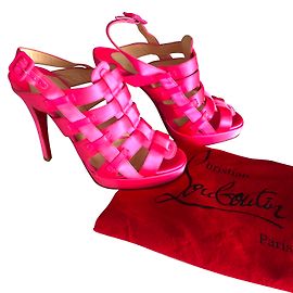 Christian Louboutin Paquita High Heels aus Seide Rosa