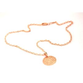 Cadena y colgante de disco martillado en oro rosa chapado. - Autre Marque