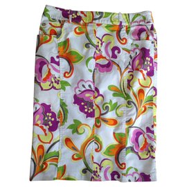Escada Baumwollrock mit Blumenmuster in Weiß