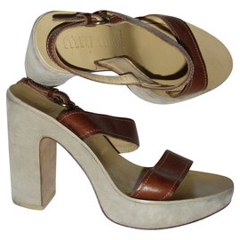 Sandali Miu Miu in pelle e scamosciata marrone beige