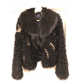 Chaqueta Lanvin de piel negra con bordado de gemas