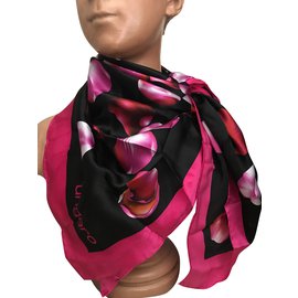 Emanuel Ungaro Seidentuch Schwarz Rosa Blumen 90x90