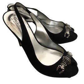Décolleté Guess Nere con Strass e Fibbia in Metallo