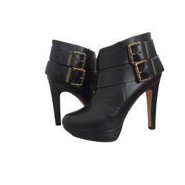 Botines Diesel con hebillas