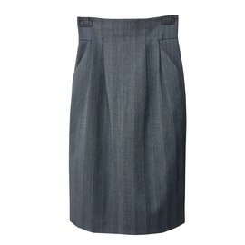 Falda de lápiz Guy Laroche gris con rayas rojas y verdes