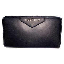 Givenchy Geldbörse aus schwarzem Leder