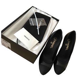 Décolleté Chanel in pelle nera 8 cm