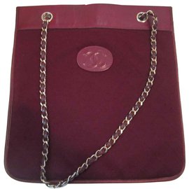 Borsa Chanel in pelle e jersey bordeaux