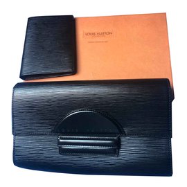 Portafoglio Louis Vuitton in pelle nera