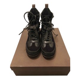 Sneakers Louis Vuitton in pelle nera 37