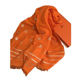 Bufanda maxi Hermès naranja y plata seda