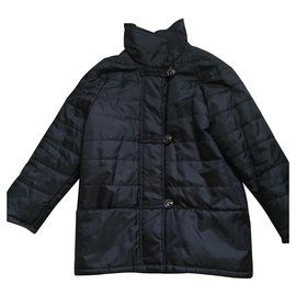 Chaqueta Nina Ricci negra de nylon 3/4