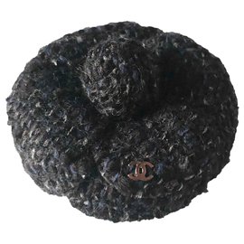 Chanel, Kamelienbrosche Tweedschwarzgrau