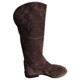 Botas altas Chanel de piel de ciervo marrón oscuro