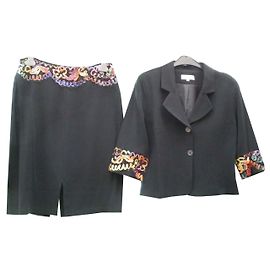 Autre Marque Traje de falda negro de crêpe