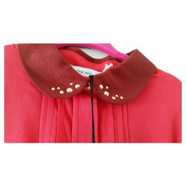 Marc Jacobs Little Marc Jacob Bluse leuchtend rote Plissee , Kragen mit goldenen Mustern am Kragen ,