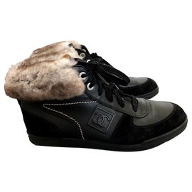 Sneakers Chanel in pelle nera
