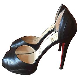 Décolleté Christian Louboutin Armadillo Peep-toe in pelle nappa nera