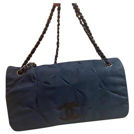 Borsa Chanel in pelle di agnello blu