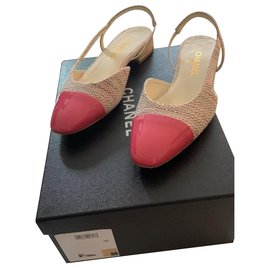 Décolleté Chanel in tweed rosa taglia 38