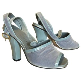 Marc Jacobs Absatzschuhe hellblauer Samt und türkises Lackleder