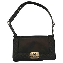 Borsa Chanel Boy in pelle nera