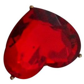 Anillo Kenneth Jay Lane de vidrio rojo