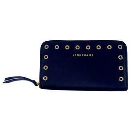 Wallet Longchamp details eyelets