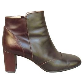 Botas Louis Vuitton de piel marrón oscuro
