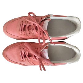 Sneakers Louis Vuitton Run Away in scamosciato rosa