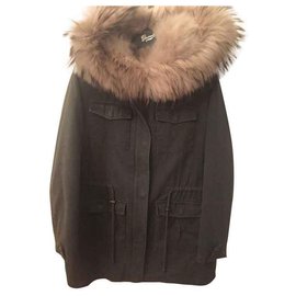 Parka Berenice kaki de algodón con capucha de pelo de mapache