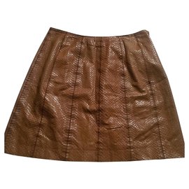 Gonna corta Loewe in pitone color cammello